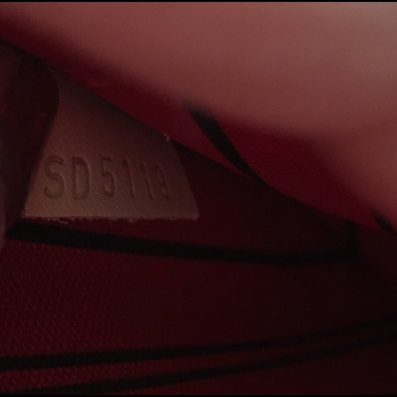 👜👜LOUIS VUITTON WRISTLET👜👜 - Picture 3 of 3